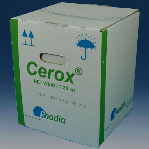 Lešticí prášek CEROX